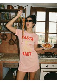 Sinsay - Bawełniana koszula nocna z napisem Pasta Baby - koralowy. Kolor: pomarańczowy. Materiał: bawełna. Wzór: napisy #1