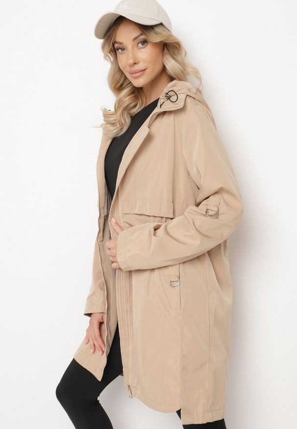 Born2be - Beżowa Kurtka Parka Ściągana w Talii z Odpinanym Kapturem Milabra. Kolor: beżowy. Materiał: jeans, tkanina. Styl: klasyczny, sportowy