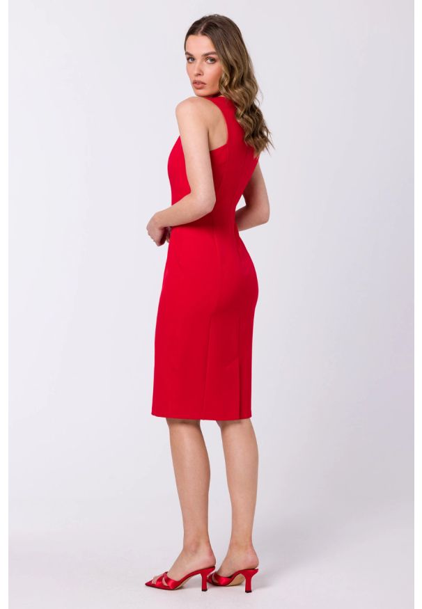 Sukienki.shop - Elegancka klasyczna sukienka ołówkowa bez rękawów czerwona. Okazja: na randkę, do pracy. Kolor: czerwony, beżowy. Długość rękawa: bez rękawów. Typ sukienki: ołówkowe. Styl: elegancki, klasyczny