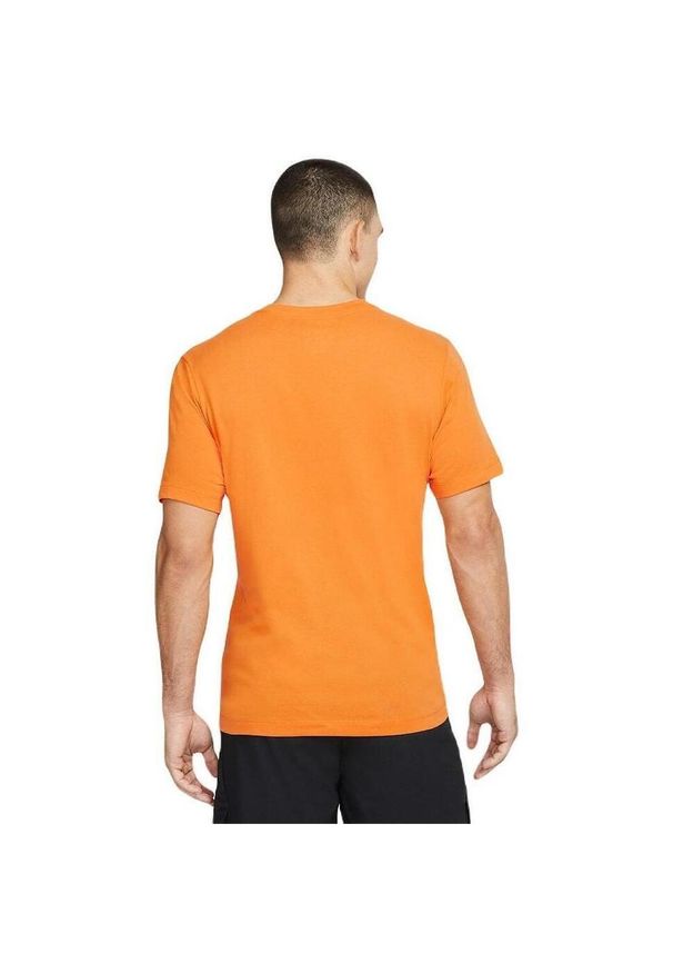 Koszulka treningowa męska Nike Crew Solid. Kolor: pomarańczowy. Materiał: poliester. Technologia: Dri-Fit (Nike)