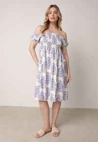 Born2be - Niebieska Wiskozowa Sukienka Hiszpanka w Etniczny Wzór Hywen. Okazja: na co dzień. Typ kołnierza: dekolt hiszpanka. Kolor: niebieski. Materiał: wiskoza. Wzór: paisley. Sezon: lato. Typ sukienki: rozkloszowane, proste. Styl: casual, klasyczny #2