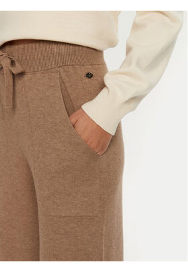 Replay - REPLAY Spodnie dresowe DK3303.000.G23372 Beżowy Regular Fit. Kolor: beżowy. Materiał: wiskoza, syntetyk