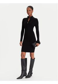 Guess Sukienka codzienna W5BK45 Z0572 Czarny Slim Fit. Okazja: na co dzień. Kolor: czarny. Materiał: syntetyk. Typ sukienki: proste. Styl: casual