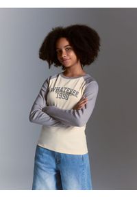 Reserved - Koszulka z nadrukiem - kremowy. Kolor: kremowy. Materiał: bawełna. Wzór: nadruk #1