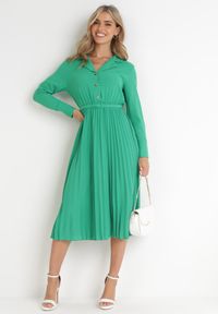 Born2be - Zielona Koszulowa Sukienka z Plisowanym Dołem i Paskiem Tesika. Kolor: zielony. Materiał: materiał. Typ sukienki: koszulowe. Styl: elegancki #1