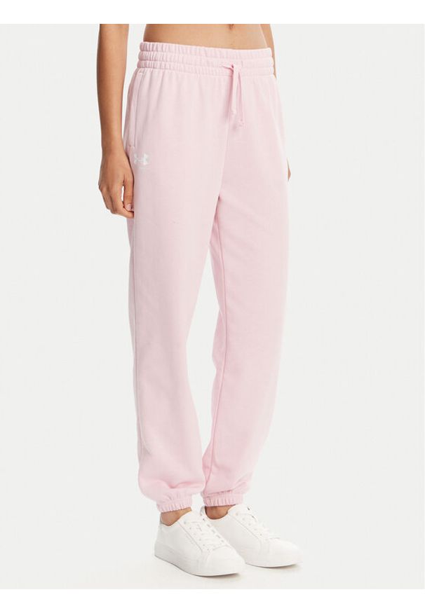 Under Armour Spodnie dresowe Ua Rival 1382735 Różowy Loose Fit. Kolor: różowy. Materiał: bawełna