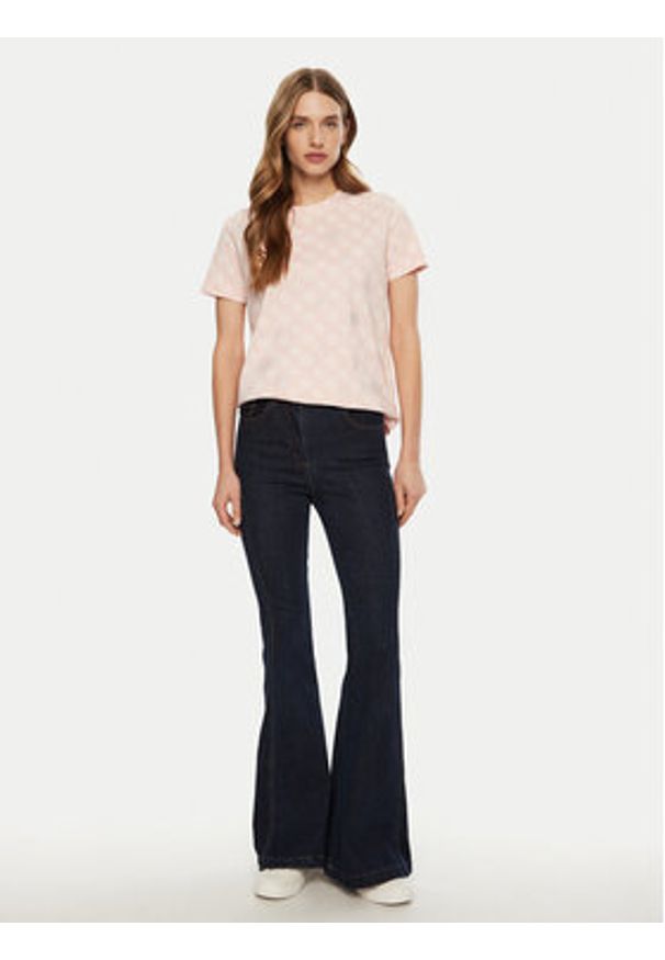 Guess T-Shirt V4YI04 I3Z14 Różowy Regular Fit. Kolor: różowy. Materiał: bawełna