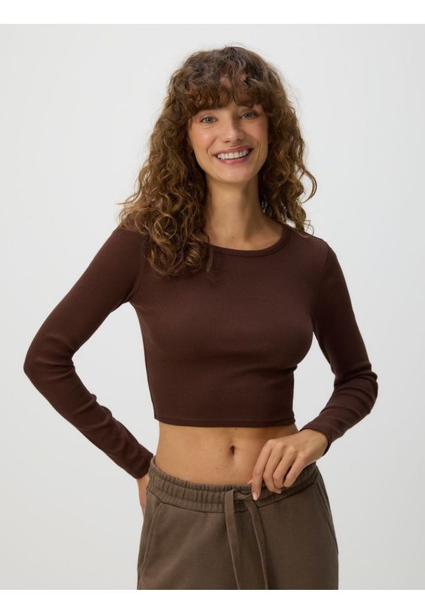 Reserved - Krótki bawełniany longsleeve - brązowy. Kolor: brązowy. Materiał: bawełna. Długość rękawa: długi rękaw. Długość: krótkie