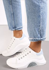 Renee - Biało-Niebieskie Wiązane Sneakersy na Podeszwie z Cyrkoniami Sostre. Nosek buta: okrągły. Kolor: biały. Obcas: na płaskiej podeszwie #1