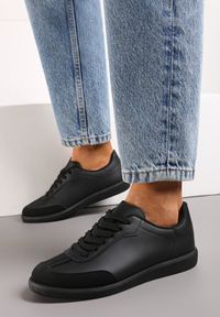 Renee - Czarne Sznurowane Sneakersy Klasyczne z Cholewką przed Kostkę Laeltia. Wysokość cholewki: przed kostkę. Kolor: czarny. Materiał: jeans. Szerokość cholewki: normalna