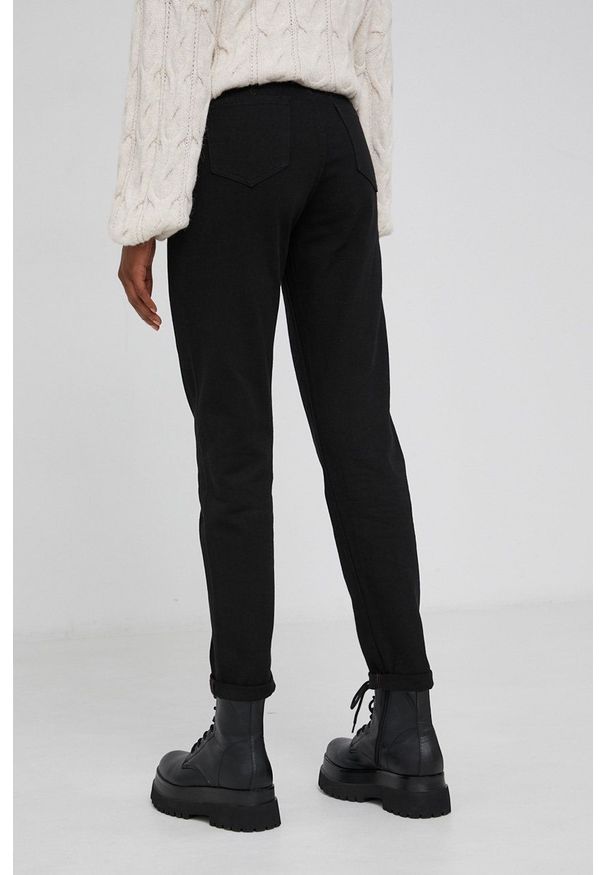 Answear Lab - Jeansy bawełniane. Stan: podwyższony. Kolor: czarny. Styl: wakacyjny