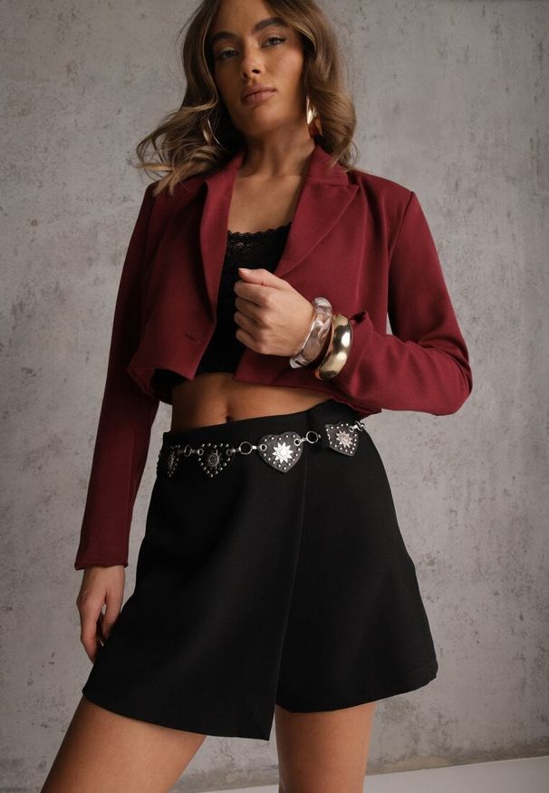 Renee - Czarne Spódnico-Szorty z Metalicznymi Sercami przy Łańcuszku Meztila. Kolor: czarny