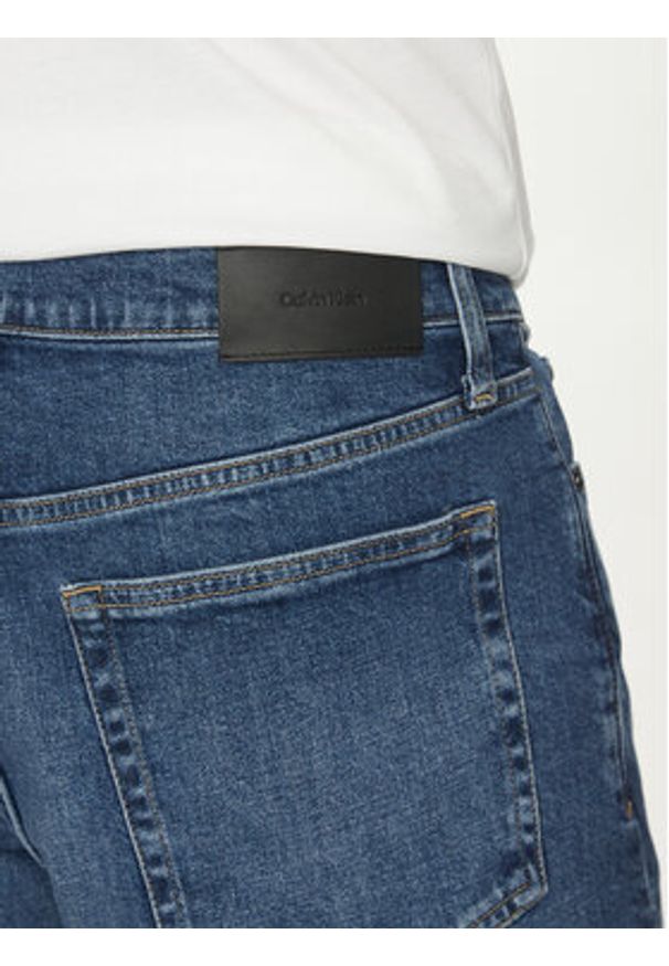 Calvin Klein Szorty jeansowe K10K114075 Niebieski Slim Fit. Kolor: niebieski. Materiał: bawełna