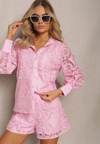 Renee - Różowa Klasyczna Koszula z Ażurowego Materiału Aseili. Kolor: różowy. Materiał: materiał. Wzór: ażurowy. Styl: klasyczny