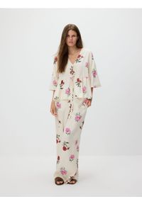 Reserved - Szerokie spodnie w kwiaty - wielobarwny. Materiał: len, wiskoza. Wzór: kwiaty #1