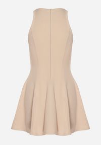 Born2be - Jasnobeżowa Rozkloszowana Sukienka z Wiskozą Milenissa. Okazja: na co dzień, na imprezę. Kolor: beżowy. Materiał: wiskoza. Sezon: lato. Styl: casual, elegancki #4