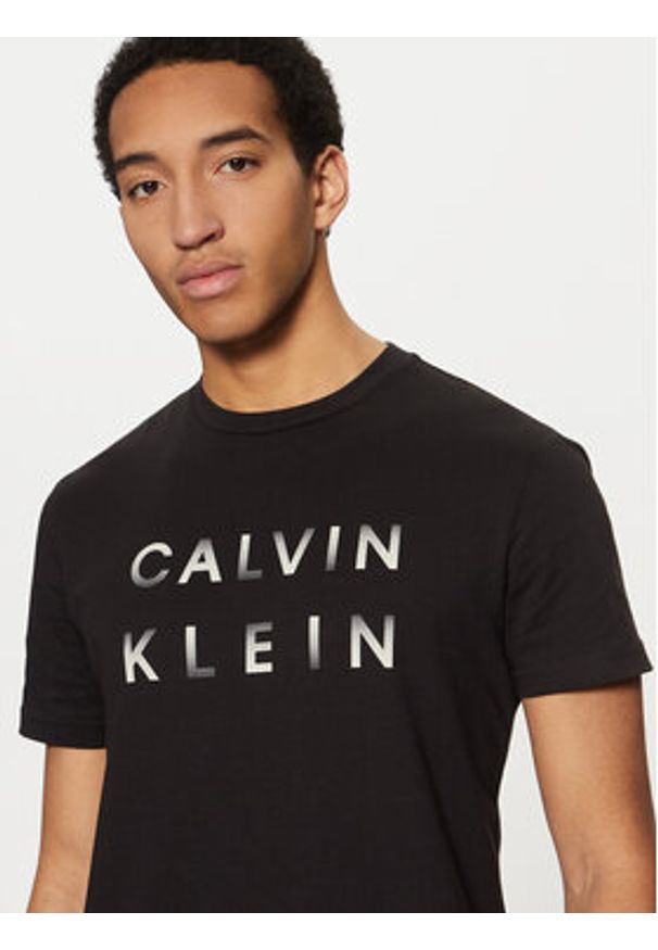 Calvin Klein T-Shirt K10K114156 Czarny Regular Fit. Kolor: czarny. Materiał: bawełna
