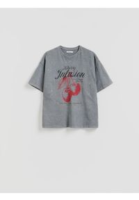 Reserved - T-shirt z nadrukiem - ciemnoszary. Kolor: szary. Materiał: bawełna. Wzór: nadruk #1