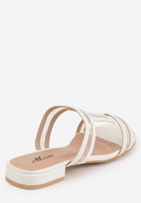 Born2be - Białe Klapki z Geometrycznymi Paskami Adriameda. Okazja: na co dzień. Kolor: biały. Wzór: geometria. Sezon: lato. Styl: casual, elegancki, wakacyjny #7