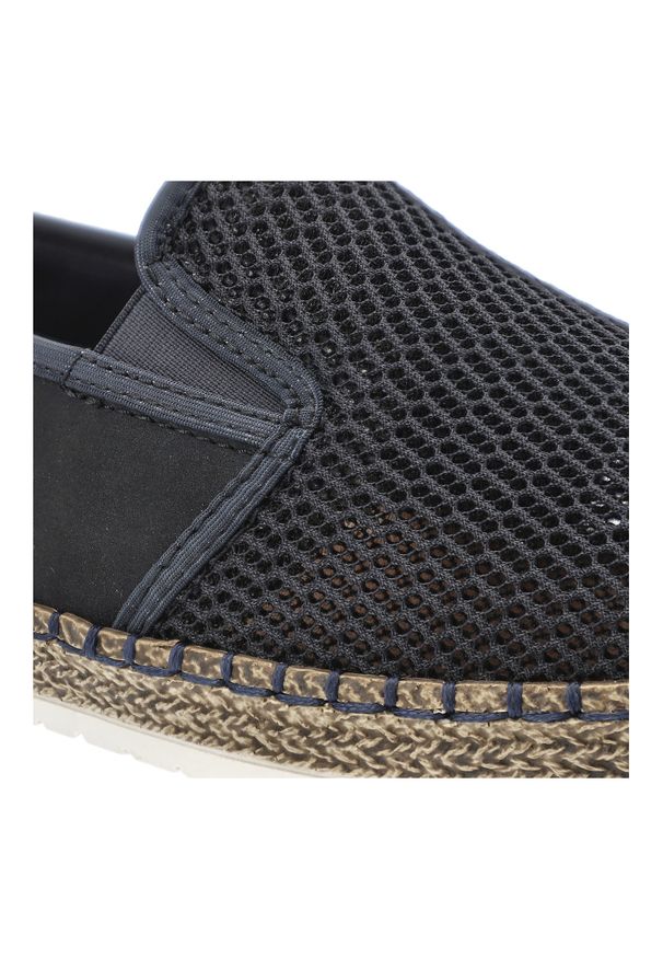 Niebieskie Espadryle Rieker Eleganckie Wsuwane Obuwie Męskie. Zapięcie: bez zapięcia. Kolor: niebieski. Materiał: tkanina, jeans. Sezon: lato. Styl: elegancki