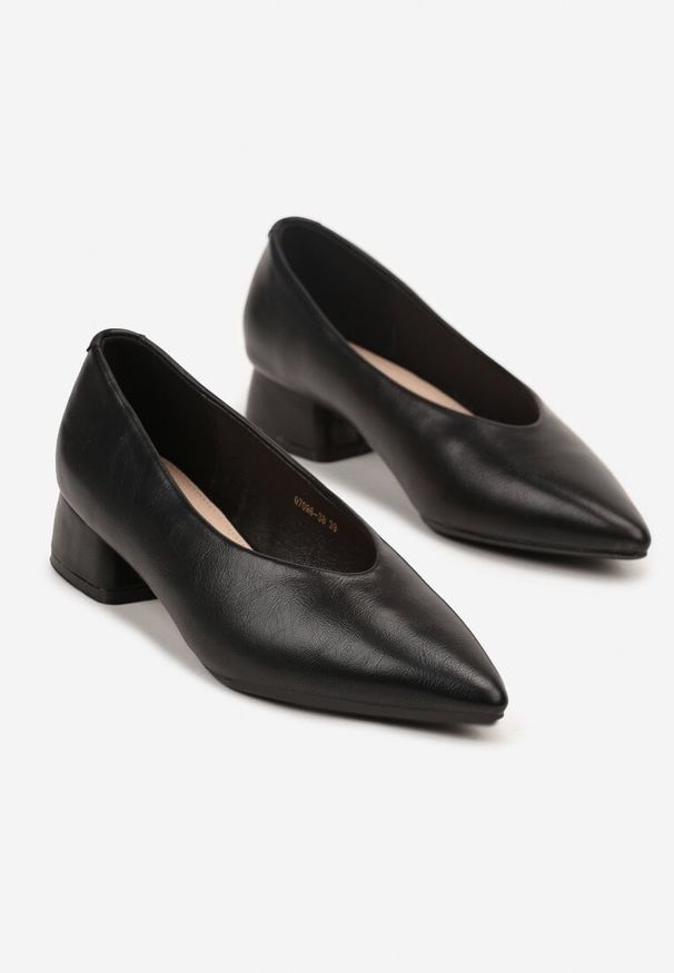 Renee - Czarne Czółenka Vices na Obcasie Typu Słupek ze Skórzaną Wkładką Rilomena. Okazja: na spotkanie biznesowe. Kolor: czarny. Materiał: skóra. Obcas: na obcasie. Styl: biznesowy, klasyczny. Wysokość obcasa: średni