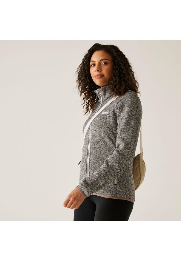 Regatta - Polar damski rozsuwany Newhill. Kolor: beżowy. Materiał: polar. Wzór: melanż. Sport: turystyka piesza