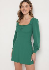 Born2be - Zielona Sukienka z Bufiastymi Rękawami i Kwadratowym Dekoltem Sopanielle. Okazja: na co dzień. Typ kołnierza: dekolt kwadratowy. Kolor: zielony. Materiał: skóra. Styl: casual, klasyczny #3