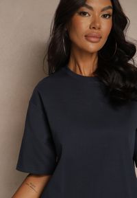 Renee - Granatowy Basicowy T-shirt z Bawełny Meranissea. Okazja: na spotkanie biznesowe, do pracy, na co dzień. Kolor: niebieski. Materiał: bawełna. Wzór: aplikacja, bez wzorów. Styl: klasyczny, biznesowy, casual, elegancki #5