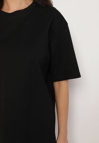 Born2be - Czarny Bawełniany Klasyczny T-shirt Merovira. Okazja: na co dzień, na spacer. Kolor: czarny. Materiał: bawełna. Styl: klasyczny #5