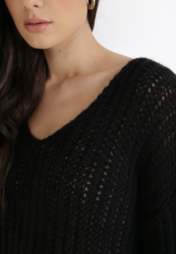 Born2be - Czarny Sweter Amarherine. Okazja: na co dzień. Kolor: czarny. Materiał: dzianina, materiał. Długość: długie. Styl: klasyczny, elegancki, casual