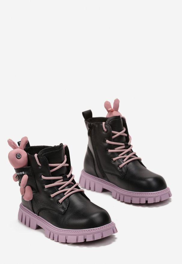 Born2be - Czarno-Fioletowe Botki na Grubej Podeszwie z Ekoskóry i Ozdobnym Króliczkiem Nymeria. Okazja: na uczelnię, na co dzień. Kolor: czarny. Materiał: jeans. Styl: elegancki, casual