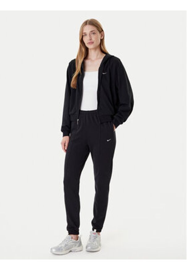 Nike Spodnie dresowe Chill Terry FN2434 Czarny Regular Fit. Kolor: czarny. Materiał: syntetyk, bawełna