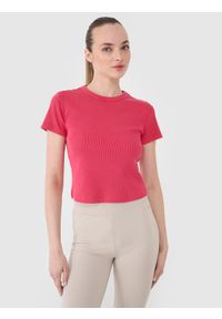 4f - 4F T-shirt slim z prążkowanej dzianiny damski - różowy M. Okazja: na co dzień. Kolor: różowy. Materiał: dzianina, prążkowany. Długość rękawa: krótki rękaw. Długość: krótkie. Wzór: prążki. Styl: klasyczny, sportowy, casual
