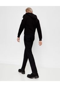 MONCLER - Czarna bluza z kapturem. Typ kołnierza: kaptur. Kolor: czarny. Materiał: jeans, bawełna. Wzór: aplikacja #4