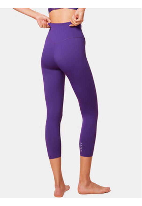 Triumph Legginsy Cardio RTW 7/8 High Waist Leggings Logo 10215957 Fioletowy Slim Fit. Stan: podwyższony. Kolor: fioletowy. Materiał: syntetyk