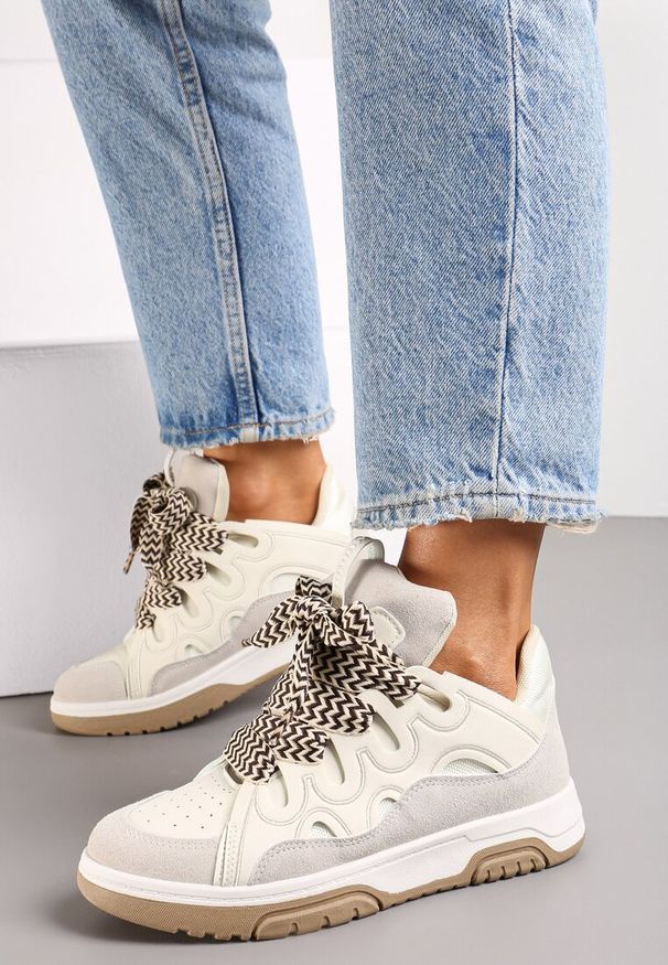 Renee - Beżowe Sneakersy z Szerokimi Sznurówkami Nolita. Okazja: na co dzień. Kolor: beżowy