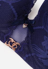 Renee - Granatowy Koronkowy Biustonosz z Metaliczną Aplikacją Dorzedi. Kolor: niebieski. Materiał: koronka. Rodzaj stanika: przezroczysty. Wzór: aplikacja #7