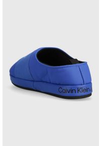 Calvin Klein Jeans kapcie HOME SLIPPER MONO kolor niebieski YM0YM00840. Kolor: niebieski. Materiał: guma #3