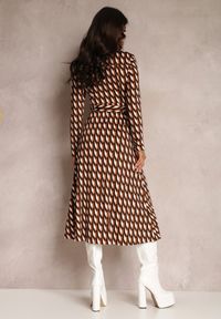 Renee - Brązowa Sukienka Koszulowa w Geometryczny Wzór Fendwe. Kolor: brązowy. Wzór: geometria. Typ sukienki: koszulowe