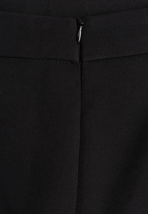 Born2be - Czarna Gładka Spódnica VICES o Ołówkowym Kroju Abilura. Okazja: na komunię, do pracy, na spotkanie biznesowe. Kolor: czarny. Wzór: gładki. Styl: biznesowy