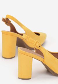 Born2be - Żółte Sandały Madede. Nosek buta: szpiczasty. Zapięcie: pasek. Kolor: żółty. Materiał: jeans. Wzór: geometria. Obcas: na obcasie. Styl: klasyczny. Wysokość obcasa: średni #5