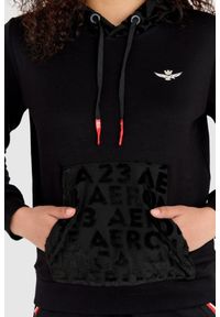 Aeronautica Militare - AERONAUTICA MILITARE Czarna bluza damska z welurowym kapturem i kieszenią kangurką. Kolor: czarny. Materiał: wiskoza