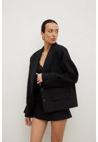 Marsala - Marynarka o prostym kroju w kolorze TOTALLY BLACK - RICHMOND. Materiał: poliester, elastan, tkanina, bawełna, jeans, len, wiskoza. Długość rękawa: długi rękaw. Długość: długie. Styl: sportowy, klasyczny, elegancki #1