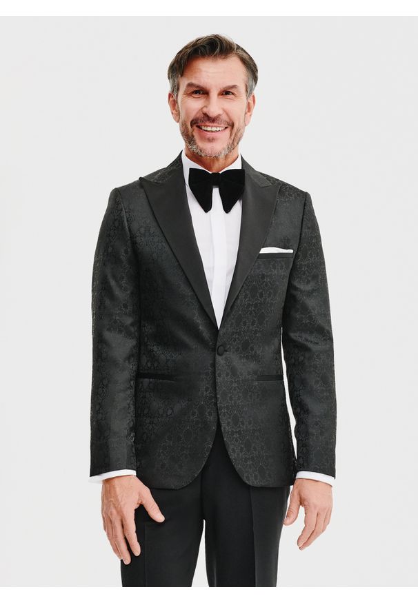Pako Lorente - PAKO LORENTE – Czarna żakardowa marynarka smokingowa. Okazja: na wesele, na studniówkę, na ślub cywilny, na sylwestra. Kolor: czarny, brązowy. Materiał: żakard