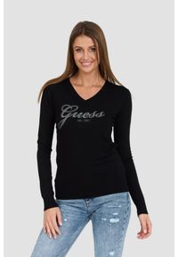 Guess - GUESS Czarny damski sweter Saige Logo Vn Ls Swtr, Rozmiar M. Typ kołnierza: dekolt w serek. Kolor: czarny. Materiał: materiał. Długość rękawa: długi rękaw. Długość: długie. Styl: elegancki