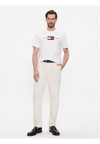 TOMMY HILFIGER - Tommy Hilfiger T-Shirt Flag Tee MW0MW37859 Biały Regular Fit. Kolor: biały. Materiał: bawełna #3