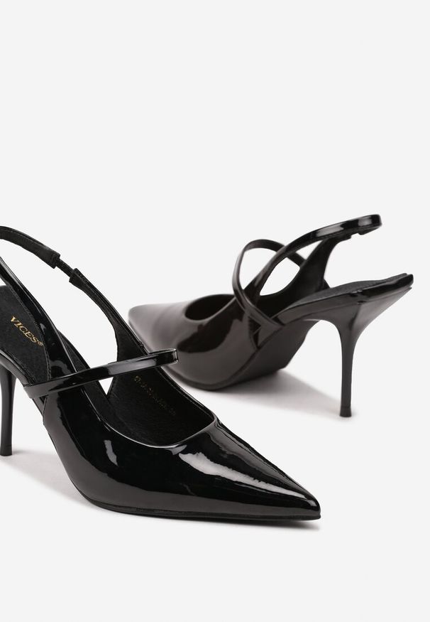 Renee - Czarne Lakierowane Sandały Vices na Szpilce z Wkładką ze Skóry Naturalnej i Paskami Sanniraen. Okazja: do pracy. Zapięcie: pasek. Kolor: czarny. Materiał: skóra, lakier. Sezon: wiosna, lato. Obcas: na szpilce. Styl: elegancki