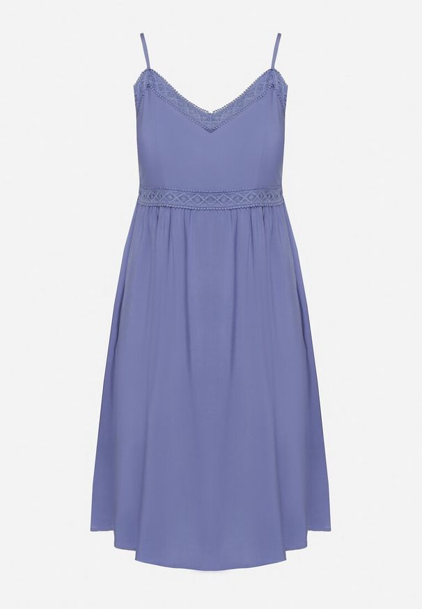 Born2be - Niebieska Sukienka z Wiskozy na Cienkich Ramiączkach z Regulacją Ozdobiona Lampasem i Haftem Nelrissa. Okazja: na imprezę. Typ kołnierza: dekolt w kształcie V. Kolor: niebieski. Materiał: wiskoza. Długość rękawa: na ramiączkach. Wzór: haft, aplikacja