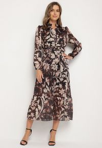 Born2be - Czarna Rozkloszowana Sukienka z Wiązanym Paskiem i Metaliczną Nicią Nalirina. Okazja: na co dzień. Typ kołnierza: dekolt w kształcie V. Kolor: czarny. Materiał: elastan, wiskoza. Wzór: aplikacja. Typ sukienki: rozkloszowane, proste. Styl: klasyczny, casual, elegancki #1
