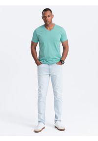 Ombre Clothing - Męska klasyczna bawełniana koszulka z dekoltem w serek BASIC – turkusowa V15. Typ kołnierza: dekolt w serek. Kolor: turkusowy. Materiał: bawełna. Wzór: ze splotem, jednolity. Styl: klasyczny #6